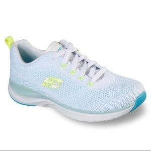 NIB Skechers Ultra Groove Lace/Up Sneaker
